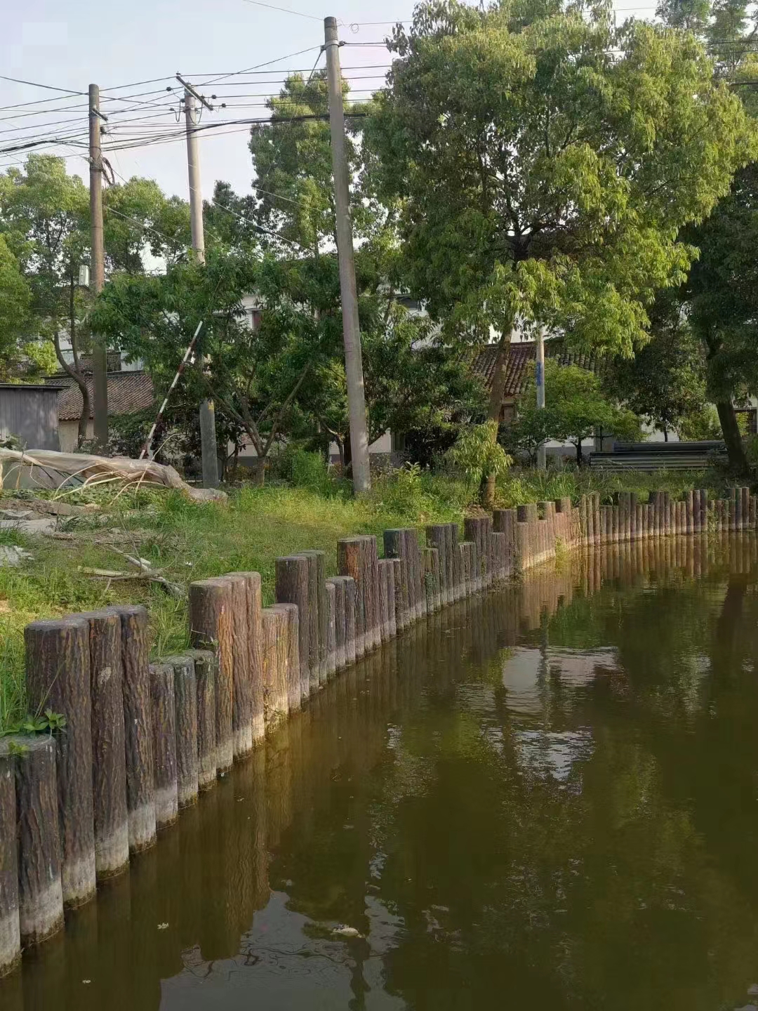 水泥仿木垃圾桶的使用時間更長！